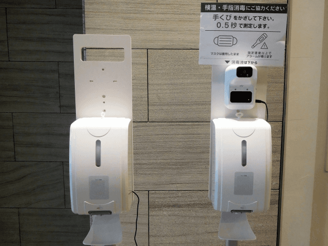 サーモカメラ+アルコールディスペンサーB