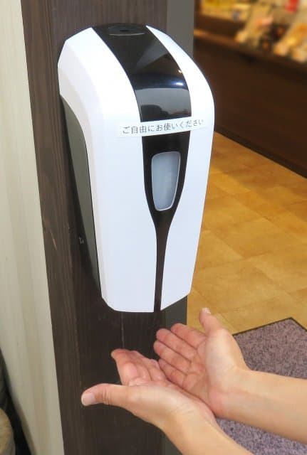 アルコールディスペンサー 壁用